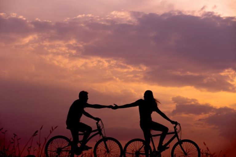 Biciclette tandem e appuntamenti come un modo per trovare il tuo amore non standard