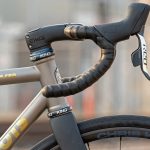 Chris King AeroSet Brings Fully Internal Cable Integration to Classic Headset