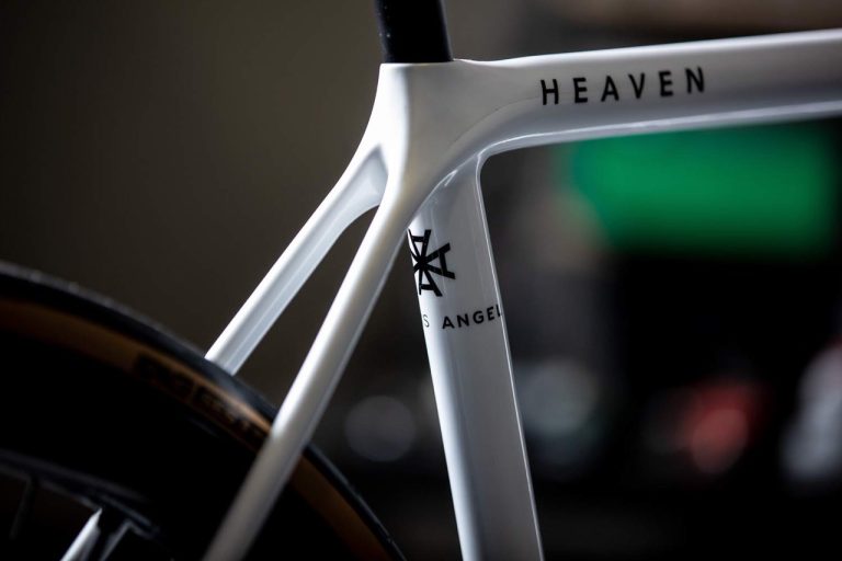 Questa bicicletta è il PARADISO?  La nuova “Hyperbike” di Angel è una bici da corsa su strada / Fondo / Gravel in titanio stampata in 3D