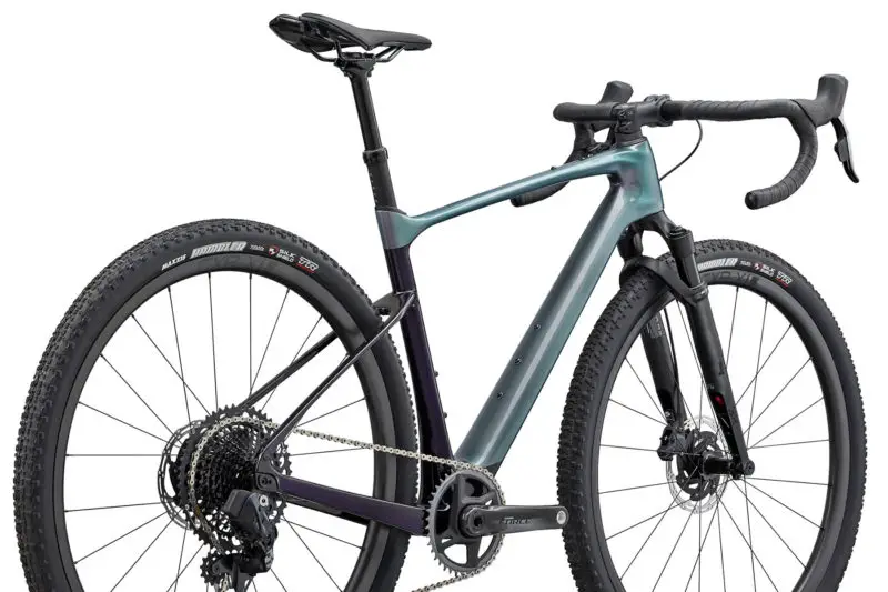 Trapelato 2023 Giant Revolt X Bicicletta gravel in carbonio avanzata rimodellata per forcelle ammortizzate da 40 mm, posteriore