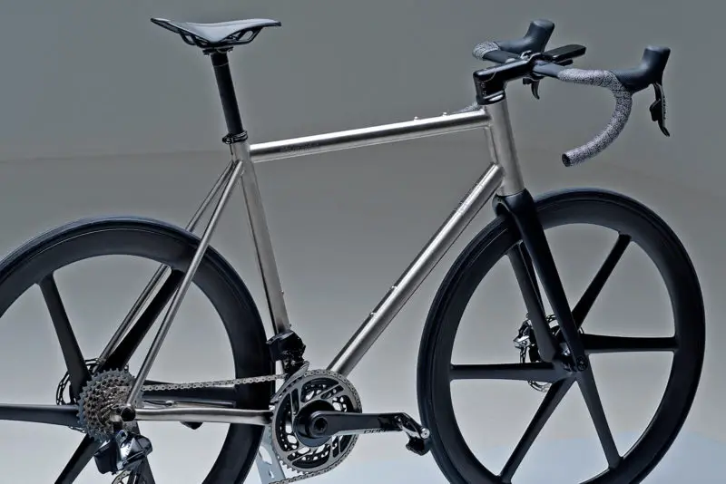 Rocket Granite X Cycling Ceramic bici da strada personalizzata in titanio, dettaglio del telaio