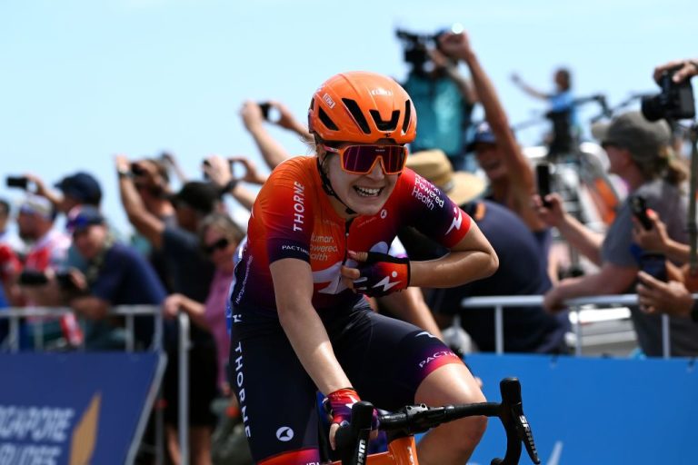 Daria Pikulik vince lo sprint della prima tappa del Tour Down Under femminile