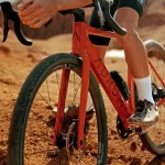Aurum Manto Races Off-Road on Ultra-Premium, Light Carbon Gravel Bike