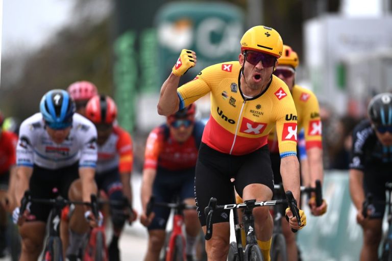 Alexander Kristoff guida Uno-X nel loro debutto al Tour de France