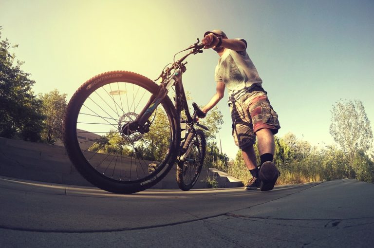 Bici con rotelle: la soluzione perfetta per imparare a pedalare senza cadere!