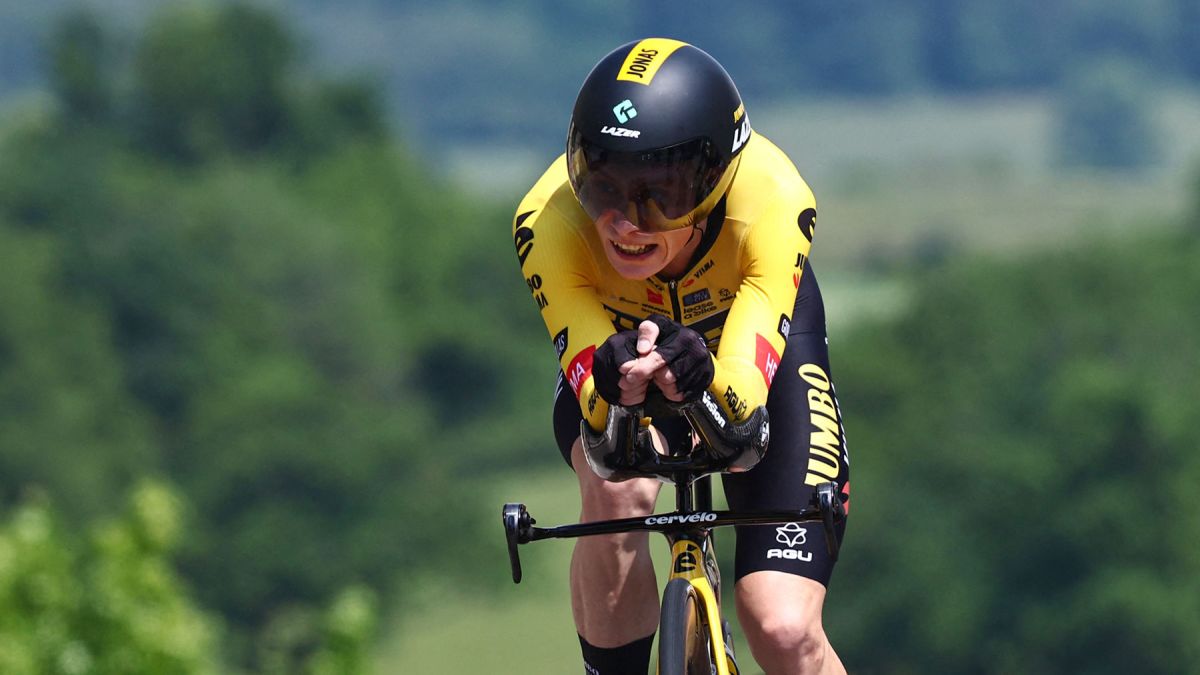 Jonas Vingegaard recupera terreno sui suoi rivali nella classifica generale del Critérium du Dauphiné grazie alla cronometro