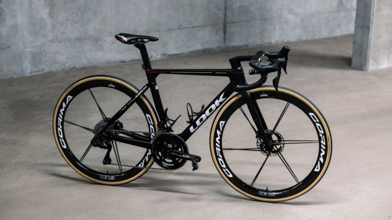 Look presenta una nuova bicicletta da strada e da cronometro in previsione del Tour de France.