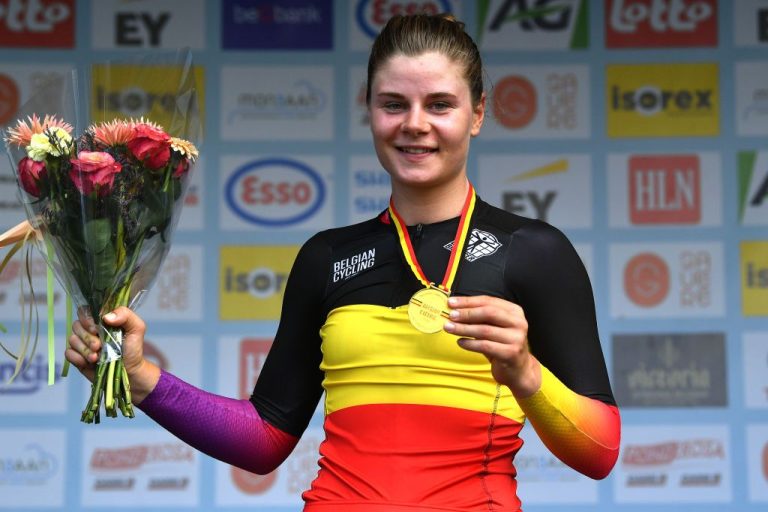Lotte Kopecky si aggiudica il quinto titolo consecutivo di campionessa belga a cronometro