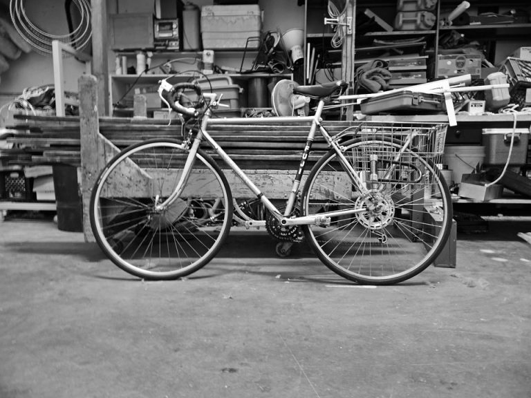 Milano in bici: scopri la città con il noleggio a due ruote