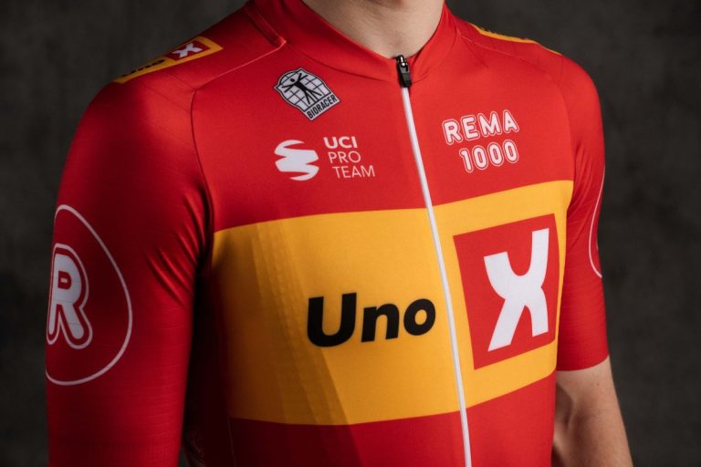 Uno-X si aggiudica nuovo sponsor e divise per il Tour de France.