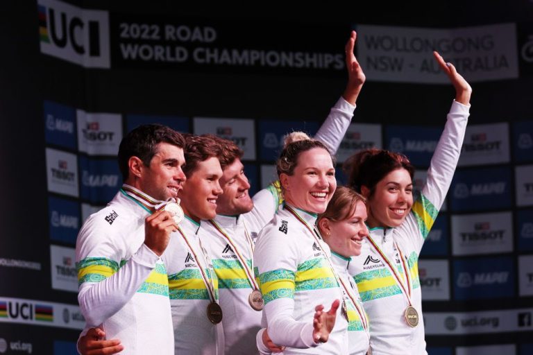 Il team AusCycling ottiene un importante sponsor: firma un contratto quinquennale con ARA.