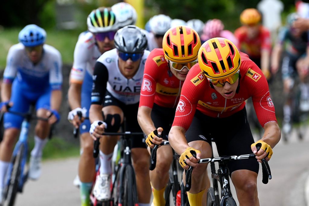 Uno-X si esibisce con orgoglio al debutto al Tour de France, nonostante l’assenza di vittorie.